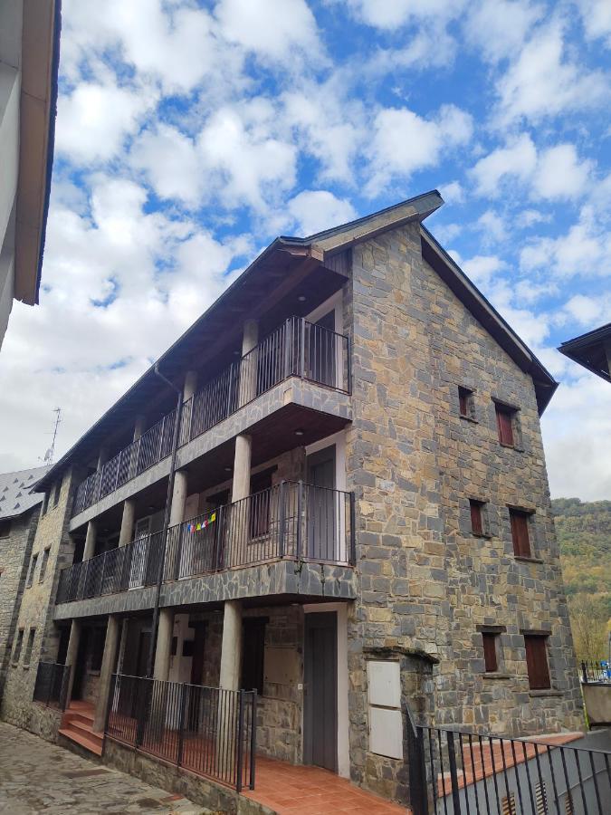 Los Cachorros El Pueyo de Jaca Exteriör bild