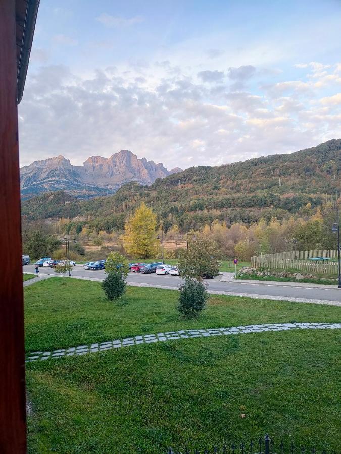 Los Cachorros El Pueyo de Jaca Exteriör bild