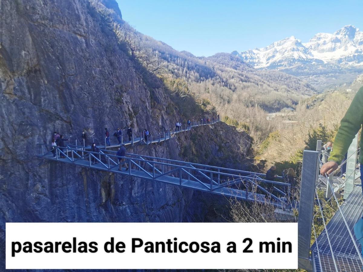 Los Cachorros El Pueyo de Jaca Exteriör bild